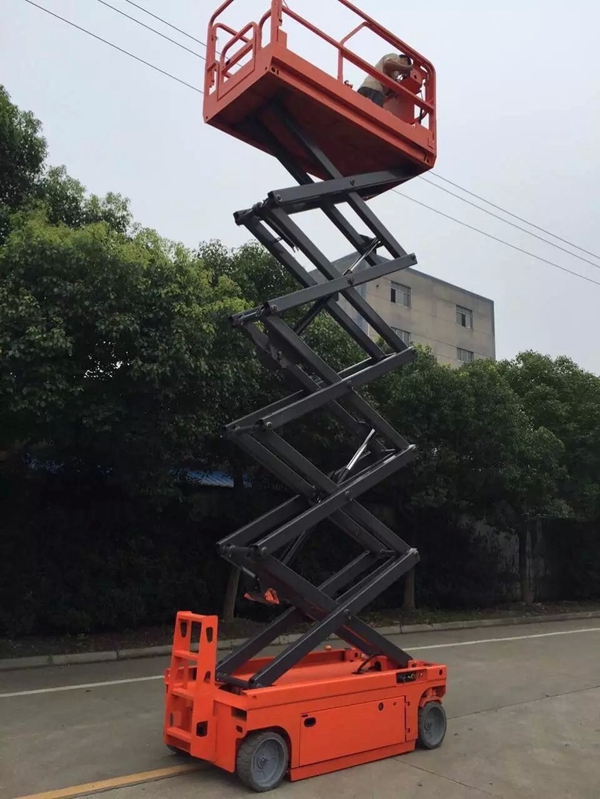 如何減輕小型升降平臺的晃動？